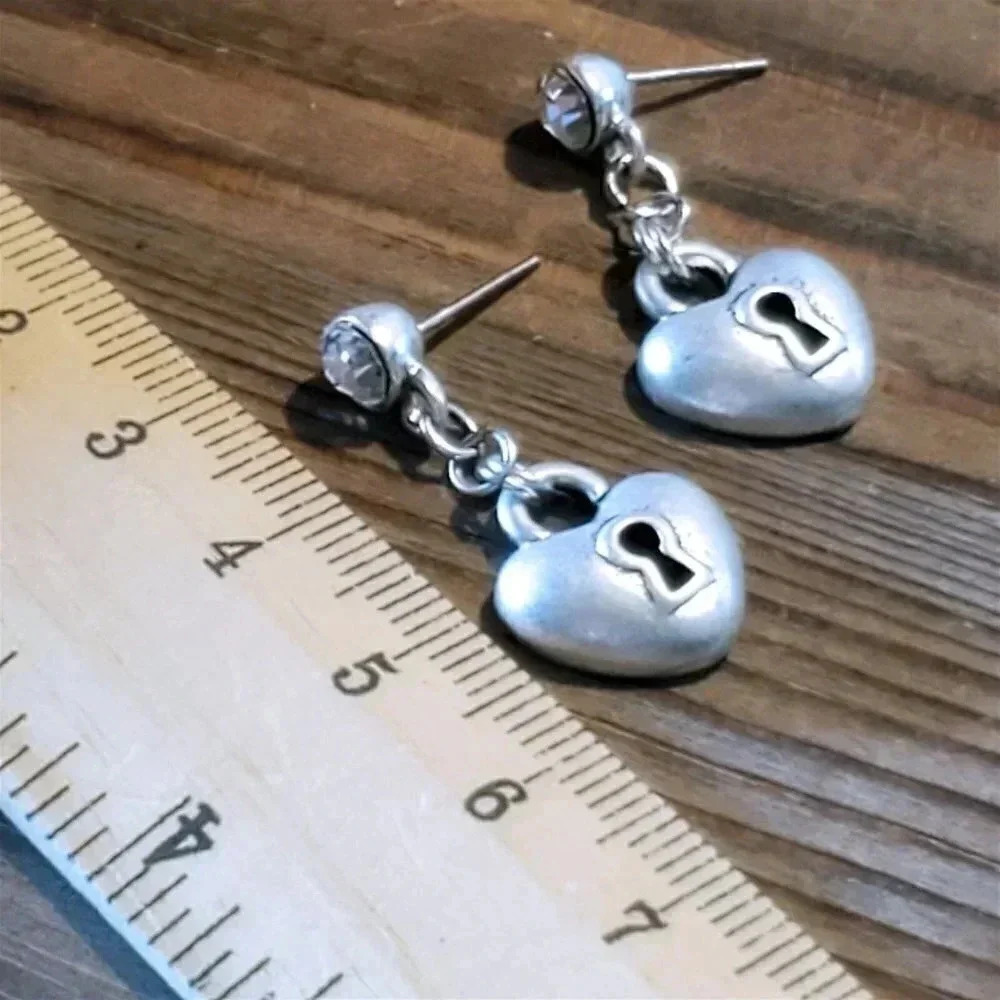 Skeleton Keyhole Dimensional Heart Antique Silver Plated Dangle Earrings - Picture 7 of 7